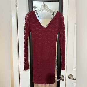 Forever 21 Long Sleeve Lace Bodycon Dress in Burgundy